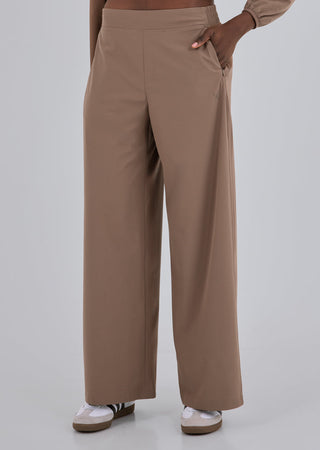 Women's Agility Wide Leg Pant Walnut